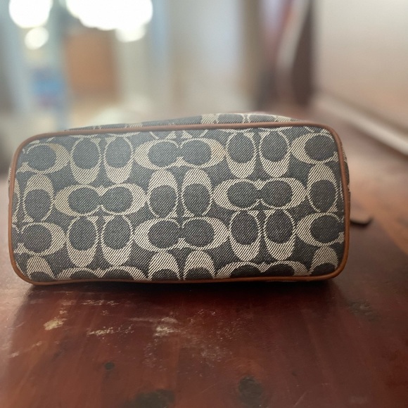 Coach mini bag. - Picture 3 of 5